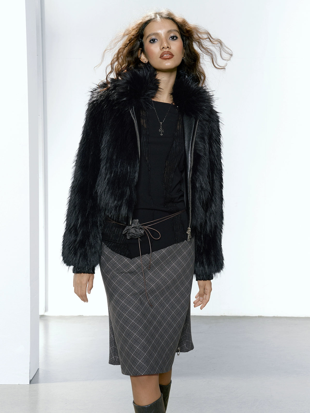 Strike A Pose Cropped Faux Fur Jacket - Women'S Black Shaggy Long-Sleeve Zip-Up Bolero Coat Faux Fur Jacket Real Fur Jacket Shearling Jacket Strike A Pose Cropped Faux Fur Jacket - Women'S Black Shaggy Long-Sleeve Zip-Up Bolero Coat Faux Fur Jacket Real Fur Jacket Shearling Jacket